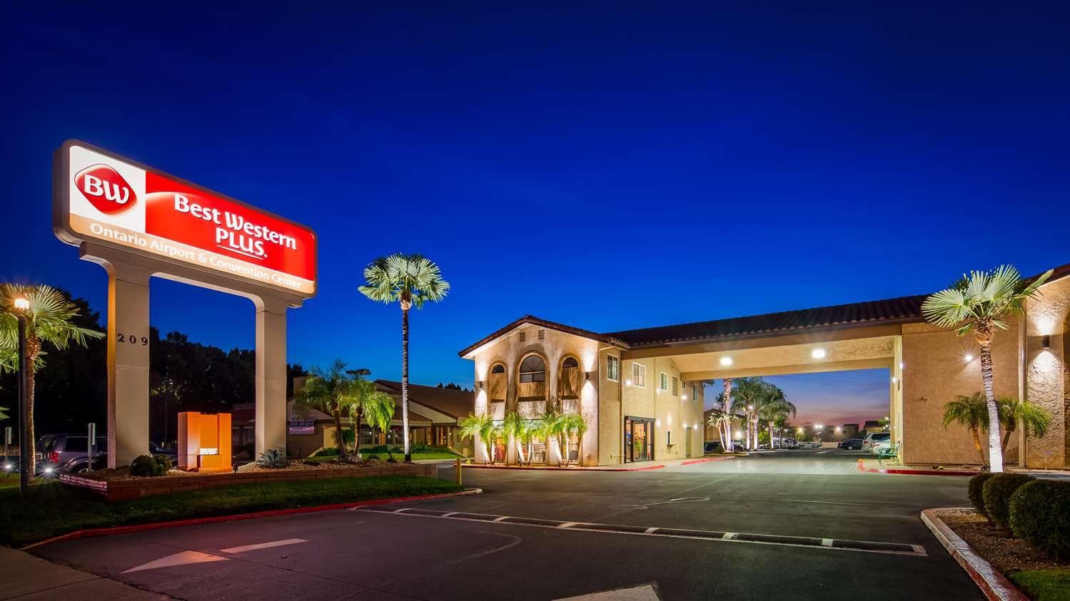 Best Western Plus Ontario Airport & Convention Center Bagian luar foto