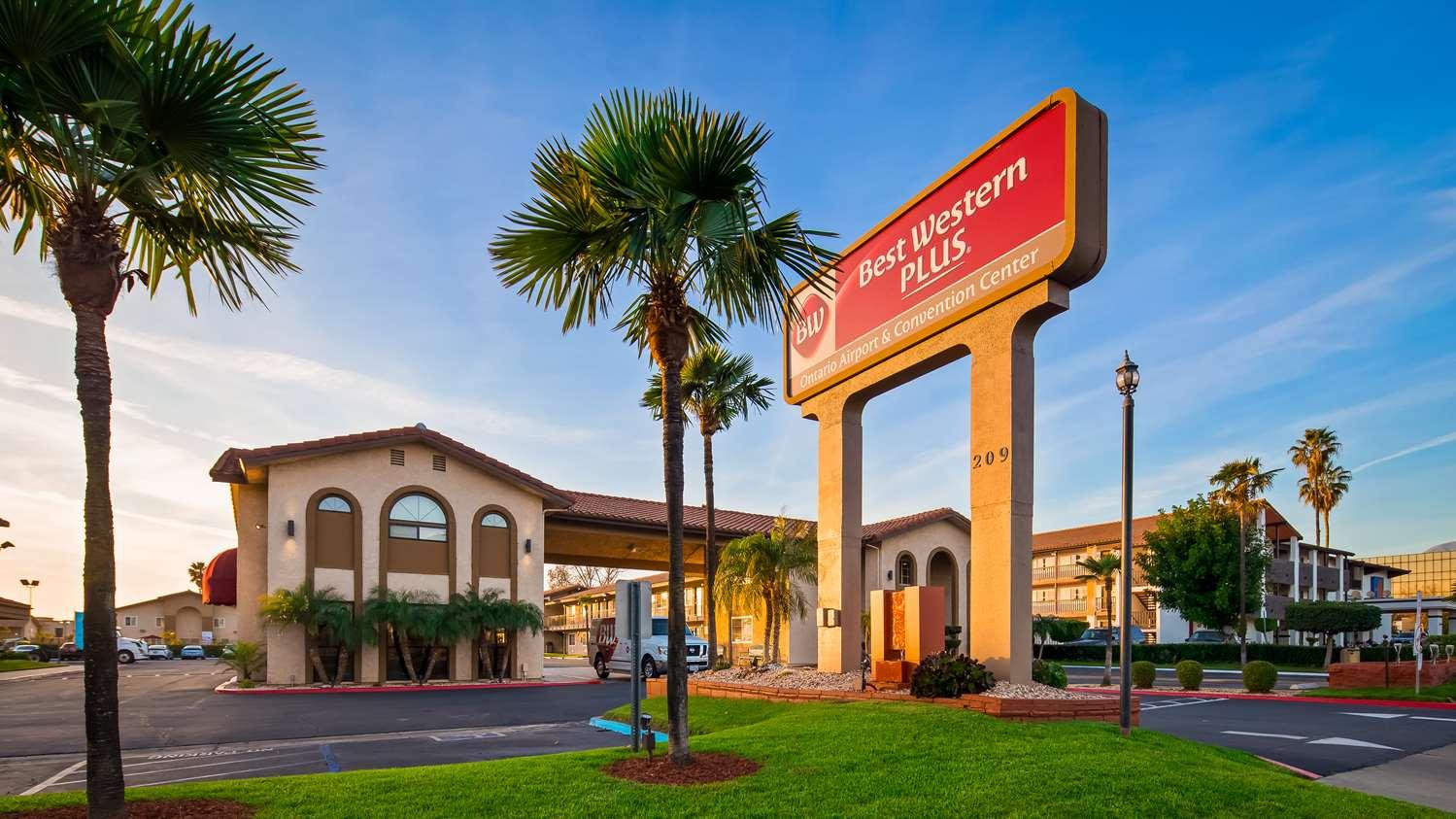 Best Western Plus Ontario Airport & Convention Center Bagian luar foto